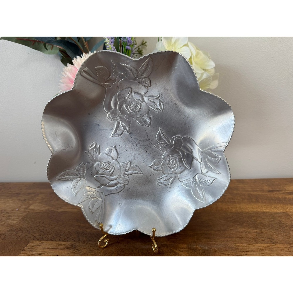 Vintage Hammered Aluminum Rose Bowl Scalloped Floral Serving Dish Cottagecore‎